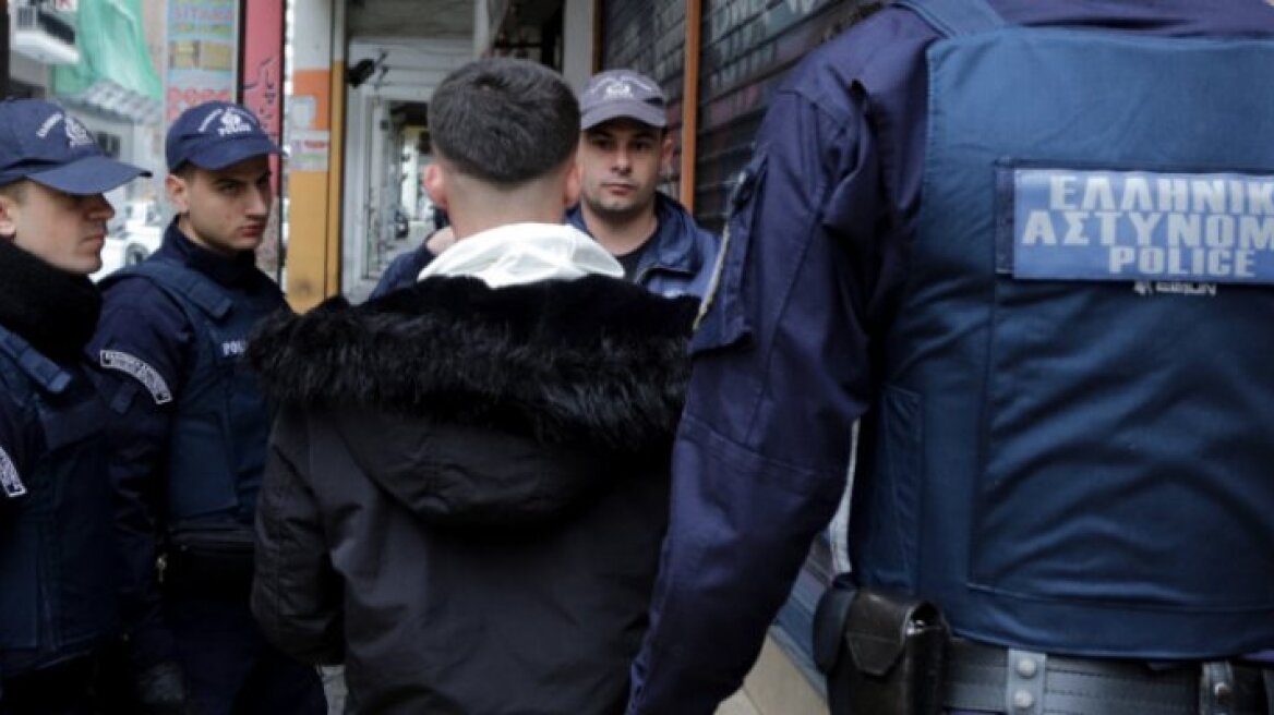 Public Issue: Η βία σε δρόμους και γειτονιές το σοβαρότερο πρόβλημα βίας για τους πολίτες 