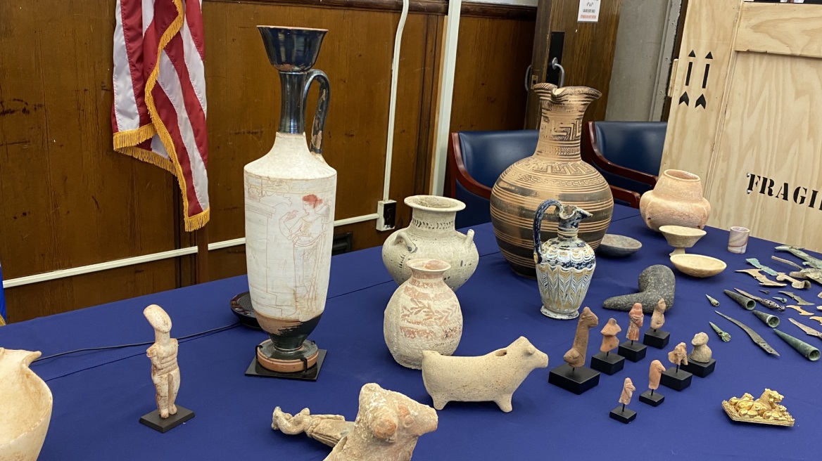 Επιστρέφουν στην Ελλάδα από τη Νέα Υόρκη 55 κλεμμένα αρχαία αντικείμενα