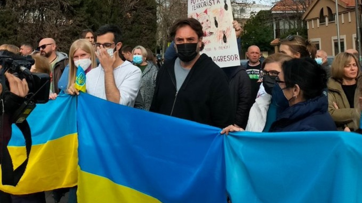 Σε διαδήλωση διαμαρτυρίας κατά της ρωσικής εισβολής στην Ουκρανία ο Χαβιέρ Μπαρδέμ