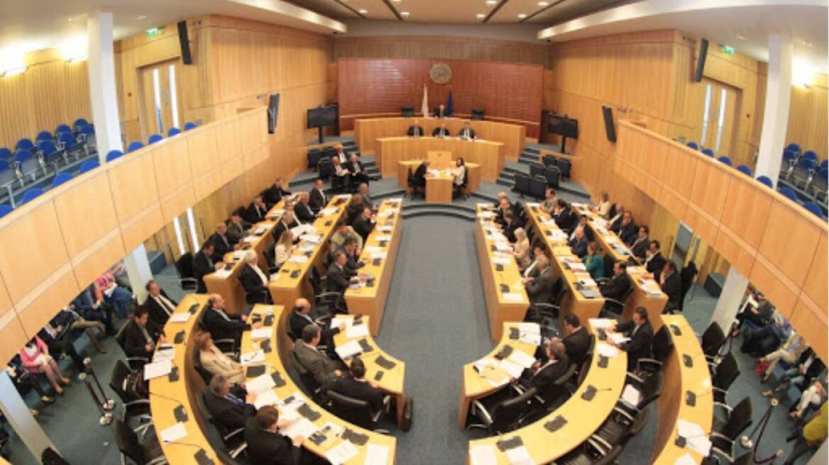 Πόλεμος στην Ουκρανία: Με ψήφισμα καταδικάζει η Κύπρος την εισβολή της Ρωσίας 