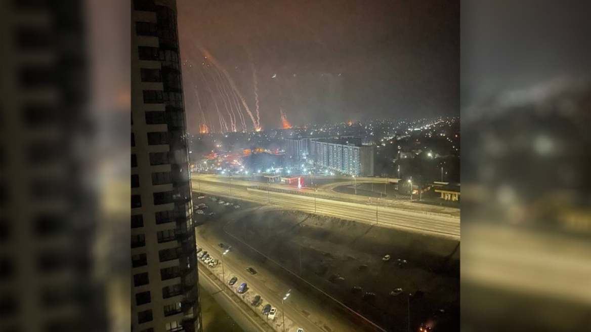 Πόλεμος στην Ουκρανία - Ιβάν Αβράμοφ: «Περιμένοντας τις βόμβες στο πολιορκημένο Κίεβο»