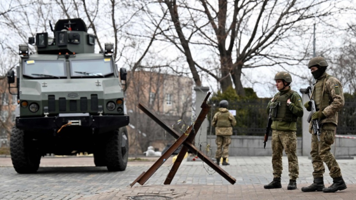 Εισβολή στην Ουκρανία: Καύσιμα, όπλα και πυρομαχικά στέλνουν Βέλγιο, Τσεχία και Σλοβακία