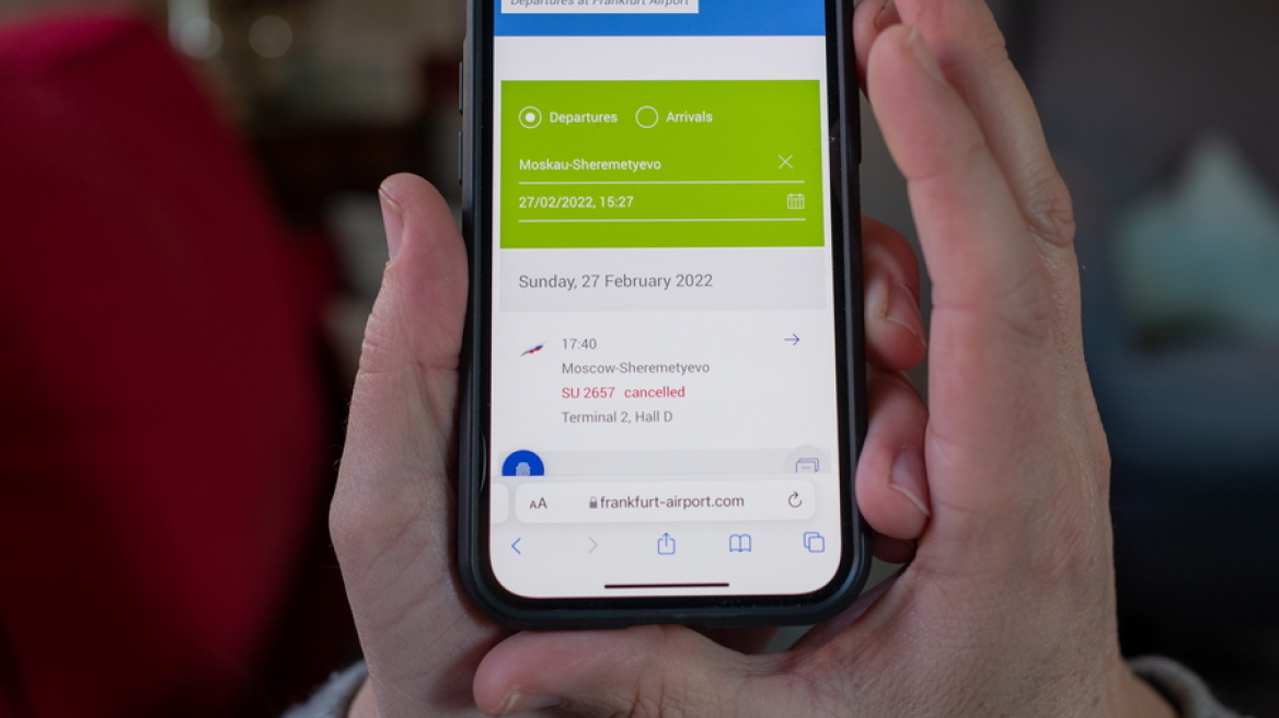Εκατοντάδες Ευρωπαίοι εγκλωβισμένοι στο αεροδρόμιο Ντομοντέντοβο της Μόσχας