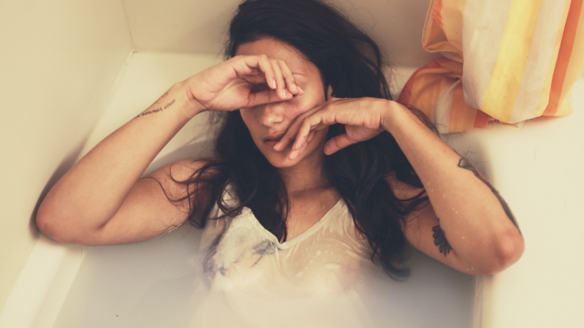 «Είμαι σε μια κακοποιητική σχέση, από την οποία δεν θα φύγω ποτέ»