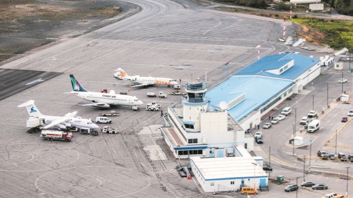 Αεροσκάφος που μετέφερε Ρώσους πολίτες κρατείται σε αεροδρόμιο του Καναδά