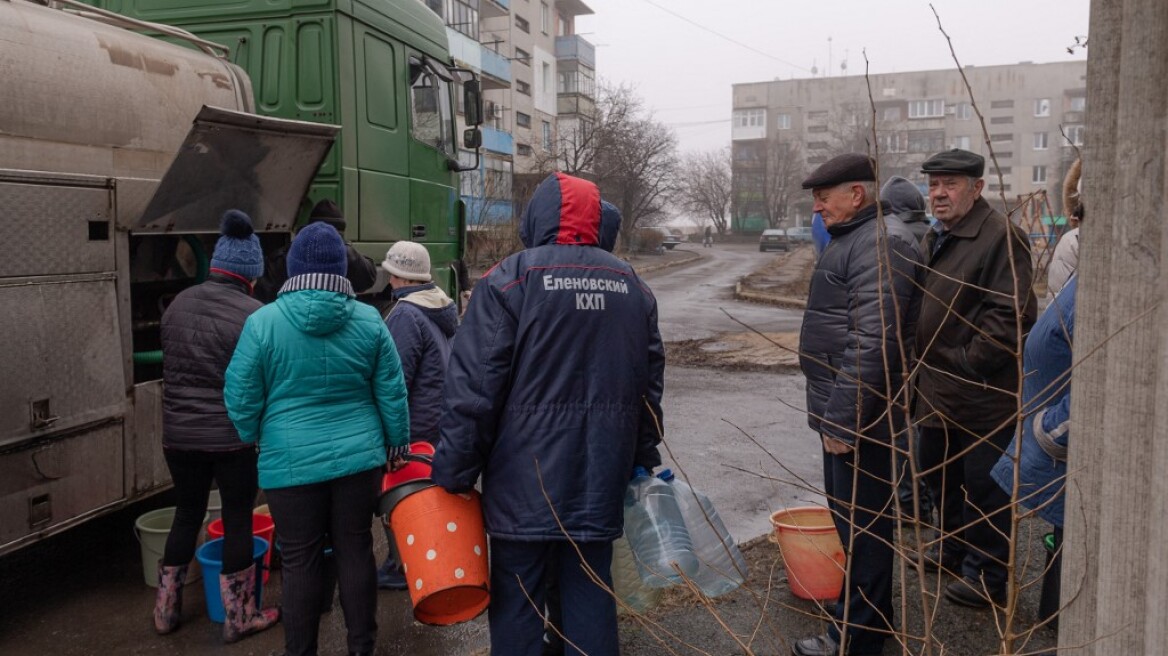 Πόλεμος στην Ουκρανία: Από καταφύγιο ο δήμαρχος της Μαριούπολης προσπαθεί να βοηθήσει αμάχους να εγκαταλείψουν την πόλη