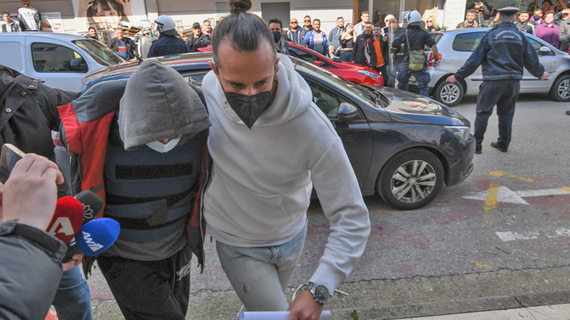Τετραπλό φονικό στην Ανδραβίδα: Απολογείται την Τρίτη ο δολοφόνος