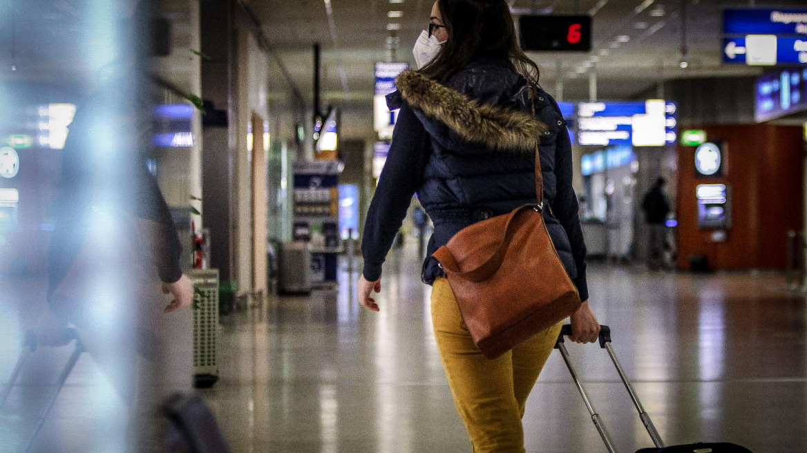 Πόλεμος στην Ουκρανία: Έως 830.000 οι χαμένες αεροπορικές θέσεις φέτος για Ελλάδα από Ρωσία, Ουκρανία, Λευκορωσία