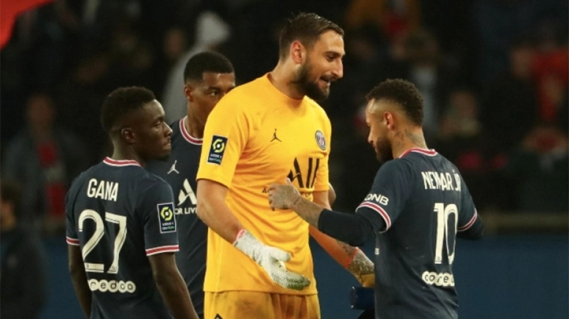 Παρί: Ξέφυγε η κατάσταση στα αποδυτήρια, Νεϊμάρ και Ντοναρούμα πιάστηκαν στα χέρια
