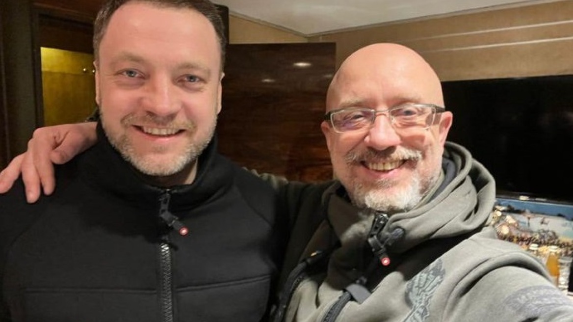 Πόλεμος στην Ουκρανία: Σαρκαστικό tweet του υπουργού Άμυνας προς τους Ρώσους: «Παραδοθείτε... θα δείξουμε κατανόηση»