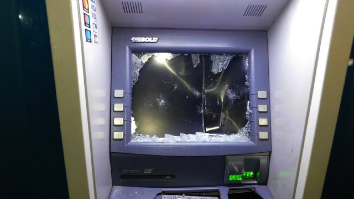 Φθορές από αγνώστους σε δυο ATM στην Ακρόπολη