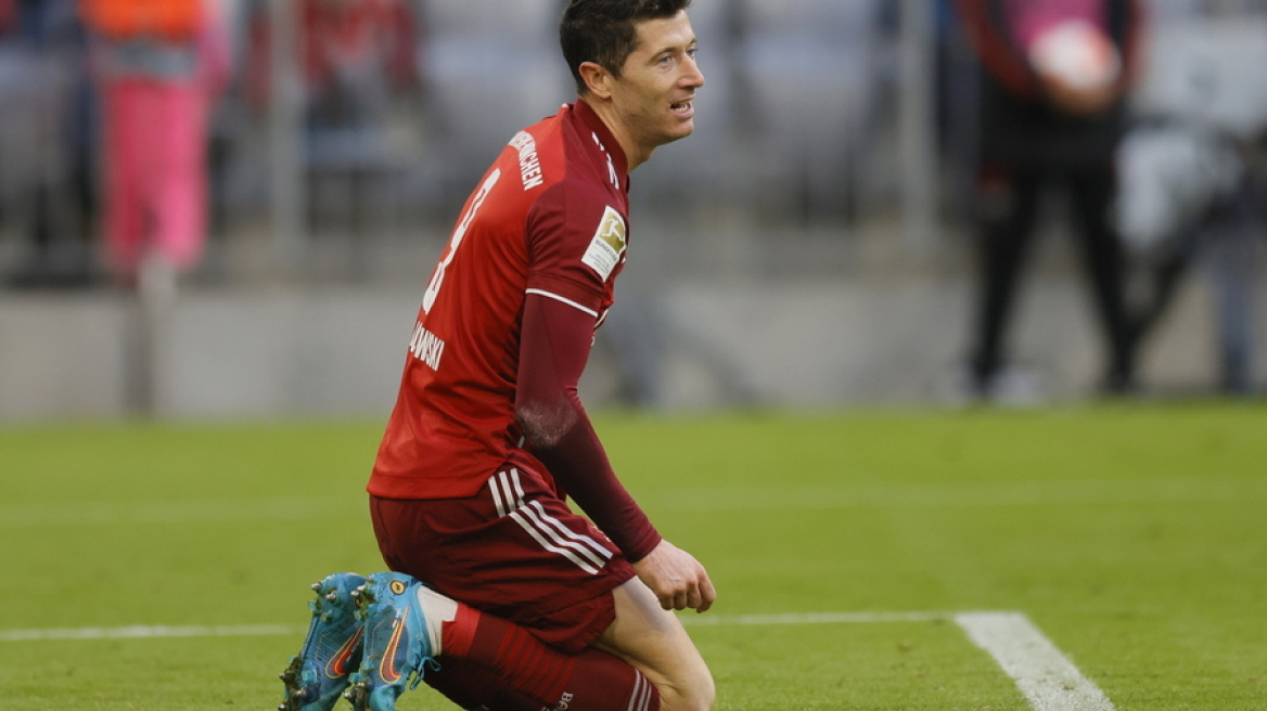 Αποχώρησε από την προπόνηση της Μπάγερν με πρόβλημα στο γόνατο ο Λεβαντόφσκι