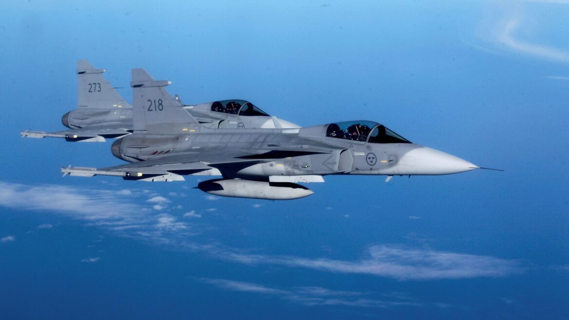 Πόλεμος στην Ουκρανία: Η Σουηδία θα αυξήσει τις στρατιωτικές της δαπάνες κατά σχεδόν 300 εκατομμύρια ευρώ εντός 2022