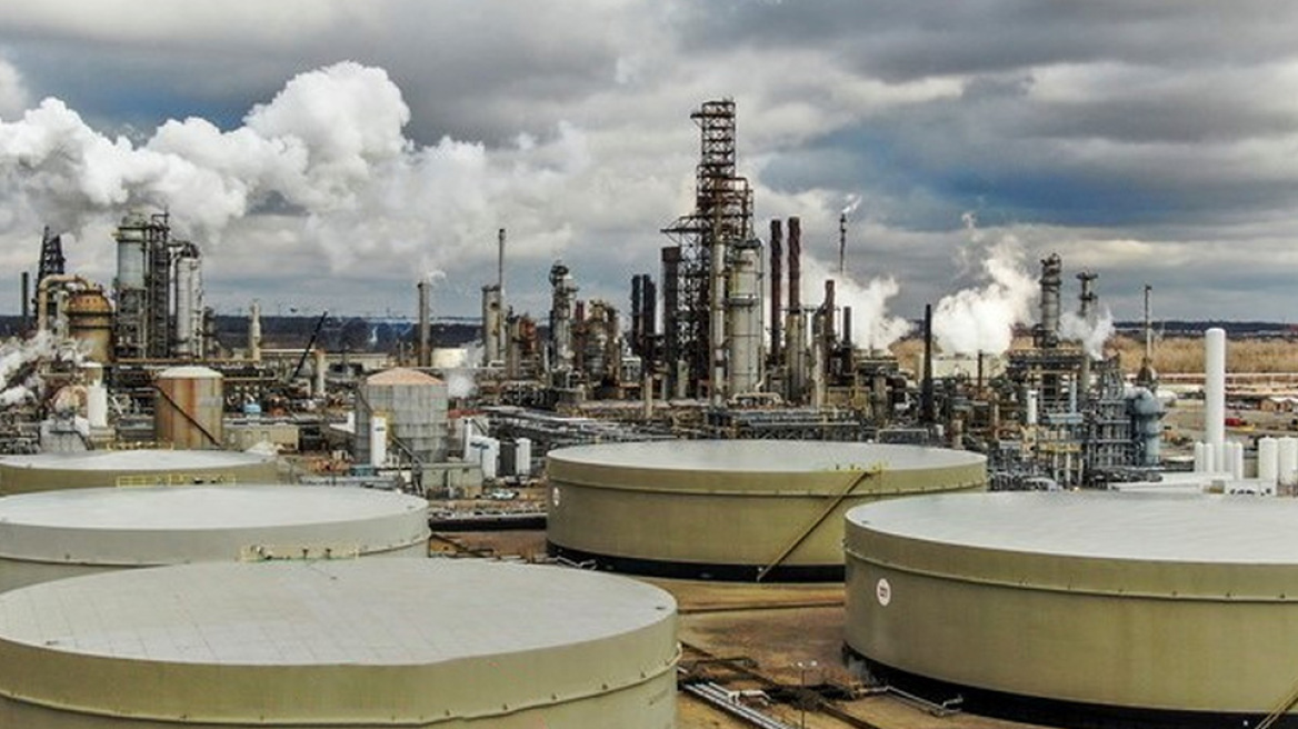 «Βουτιά» για το πετρέλαιο καθώς οι ΗΠΑ εξετάζουν αποδέσμευση αποθεμάτων