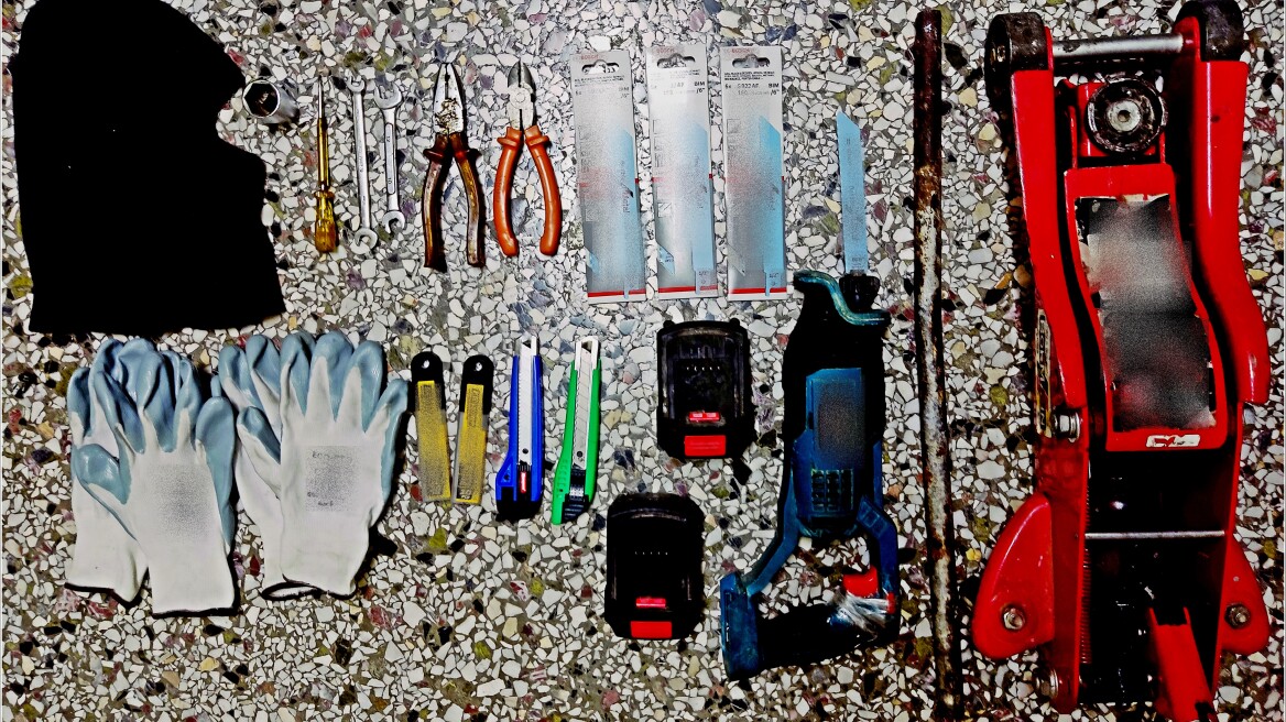 Ξήλωσαν καταλύτες από επτά οχήματα στην Βοιωτία