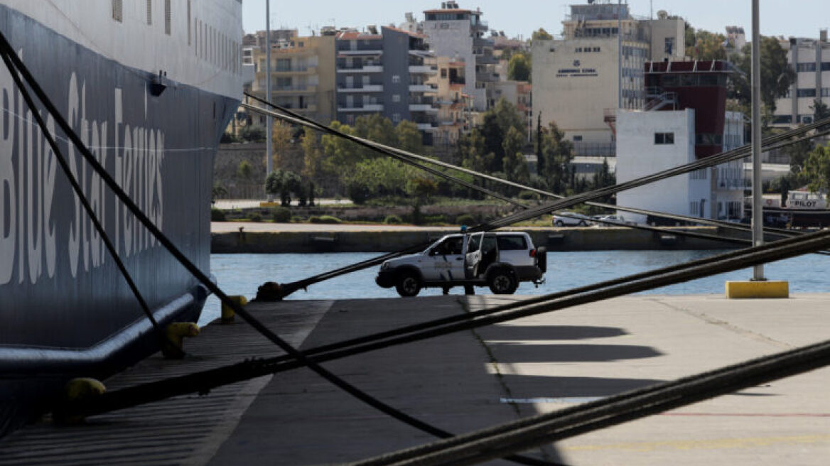 Θρίλερ με νεκρή 44χρονη στο λιμάνι του Πειραιά