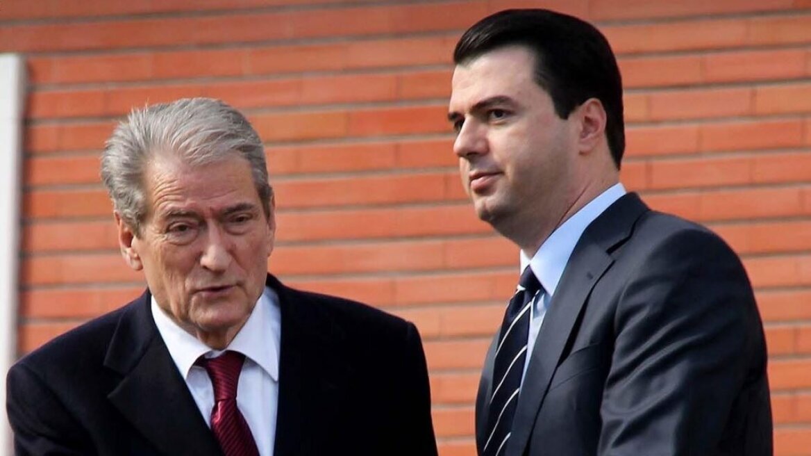 Αλβανία: «Προέχει η ενότητα του Δημοκρατικού Κόμματος», σχολίασε ο Μπερίσα για την παραίτηση Μπάσα