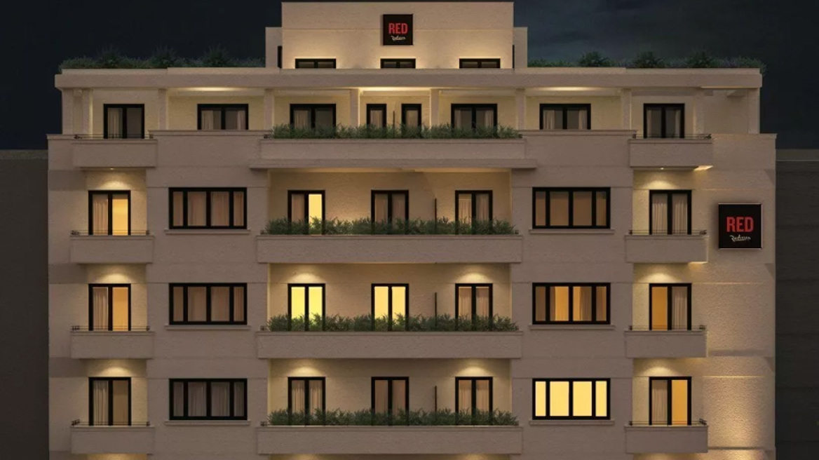 Στα κάγκελα οι ξενοδόχοι για τη βραχυχρόνια μίσθωση και το… Radisson Red στη οδό Μητροπόλεως