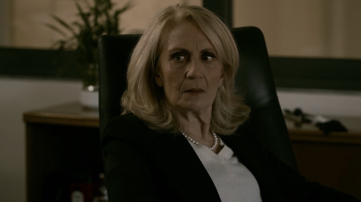 Στη «Σκοτεινή Θάλασσα» η Ξένια υπόσχεται ότι θα μελετήσει σοβαρά την καταγγελία του Χρήστου