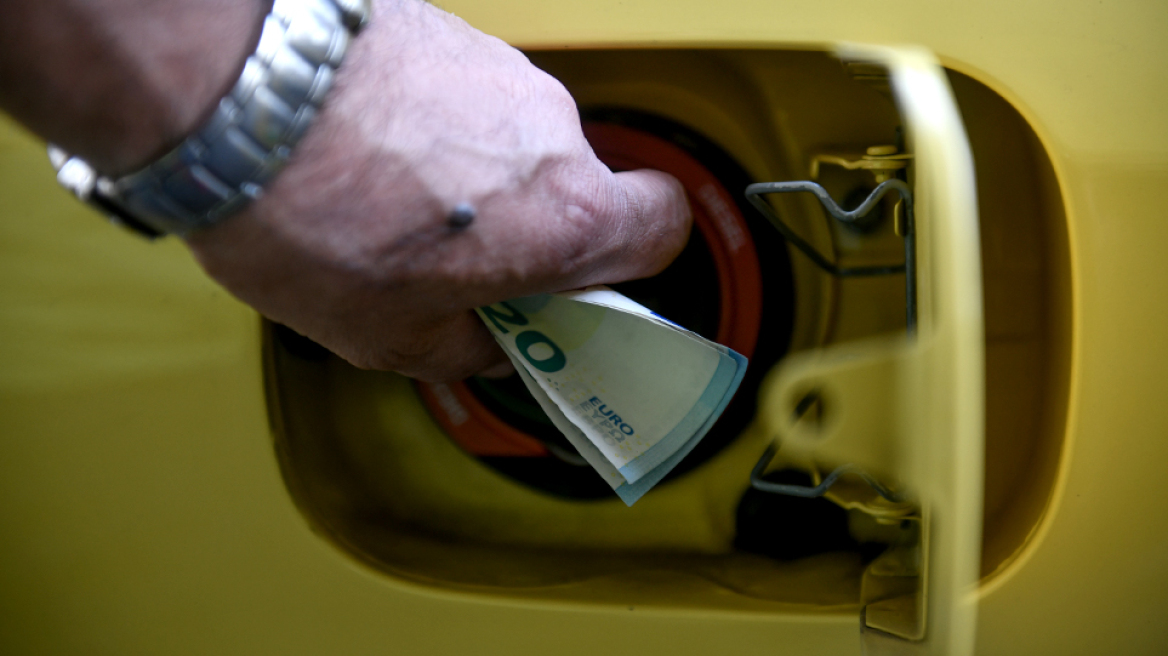 Ακρίβεια: Οι ανατιμήσεις στα καύσιμα κάνουν «στάχτη» 7,2 δισ. ευρώ 