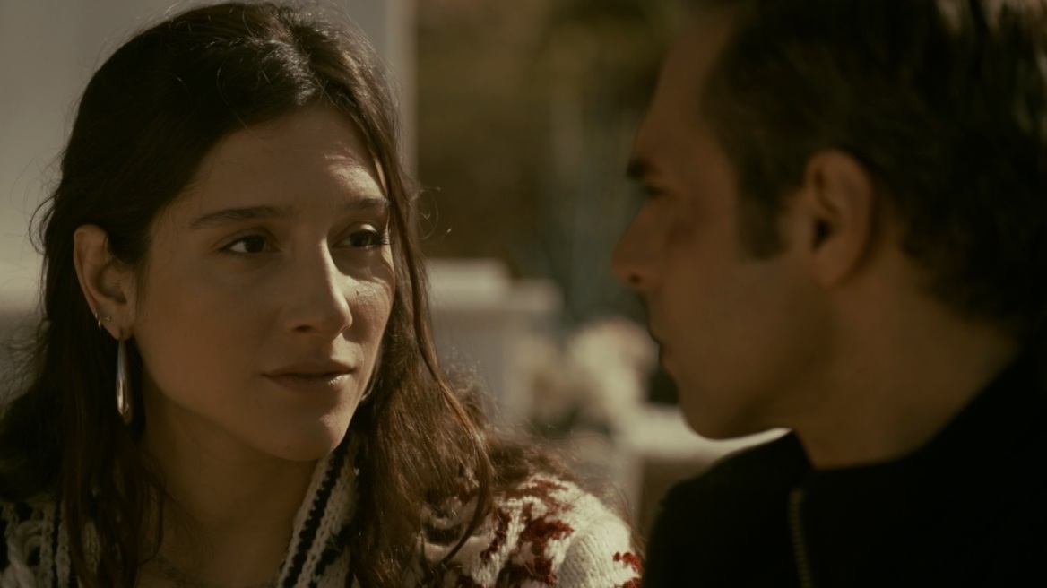 Στη «Σκοτεινή Θάλασσα» ο Βλάσης προσεγγίζει τον Σάββα για να του προτείνει μια «δουλειά»