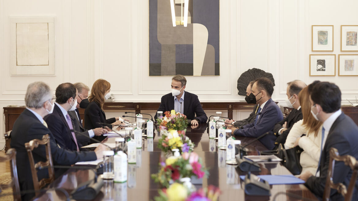 Συνάντηση Μητσοτάκη με το προεδρείο των Εφοπλιστών: Στο τραπέζι η μεταφορά LNG από ελληνόκτητα πλοία