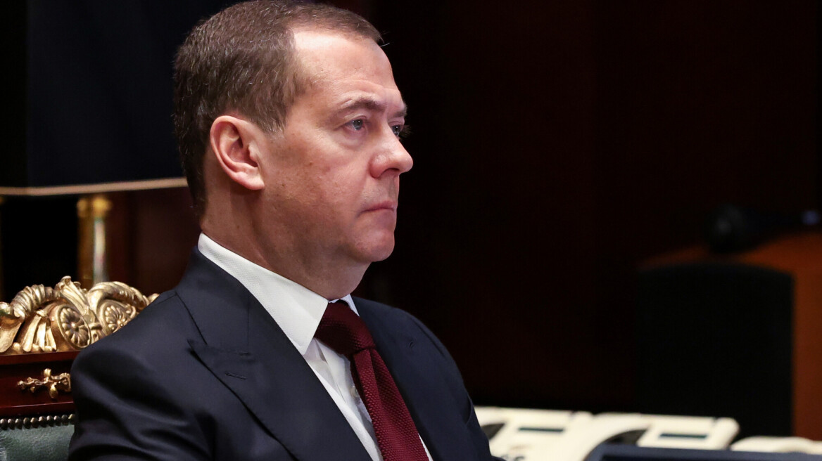 Ρωσία - Μεντβέντεφ: Σε ρούβλια ή στο εθνικό συνάλλαγμα «φιλικών χωρών» θα πληρώνονται οι εξαγωγές τροφίμων και σιτηρών