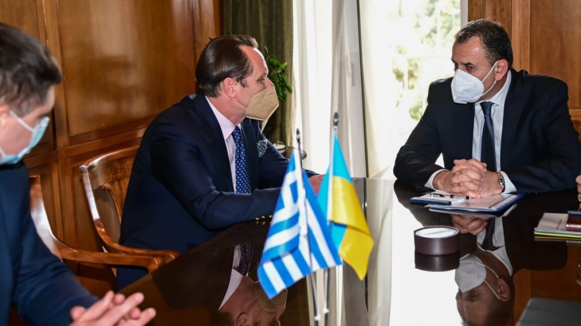 Συνάντηση Παναγιωτόπουλου με Ουκρανό πρέσβη: «Παρέχουμε από την πρώτη στιγμή κάθε δυνατή υποστήριξη»