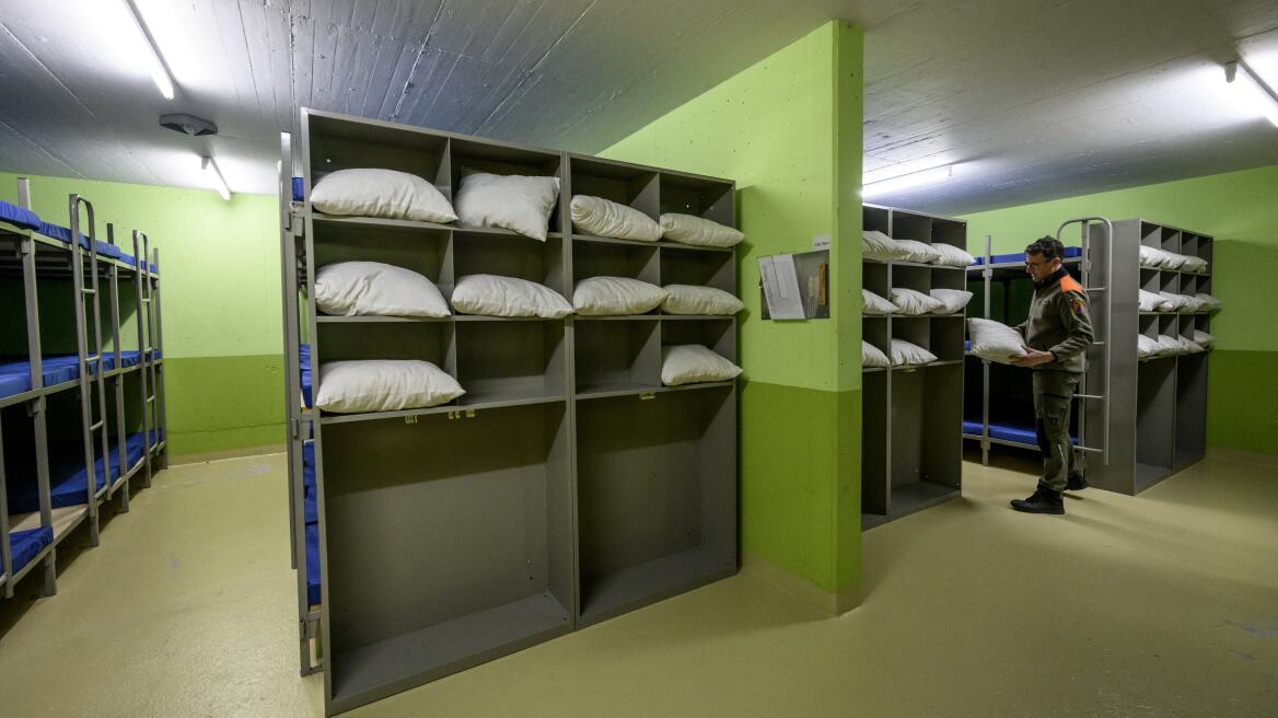 Πόλεμος στην Ουκρανία: Οι Ελβετοί ετοιμάζουν τα καταφύγια του Ψυχρού Πολέμου σε περίπτωση πυρηνικής επίθεσης