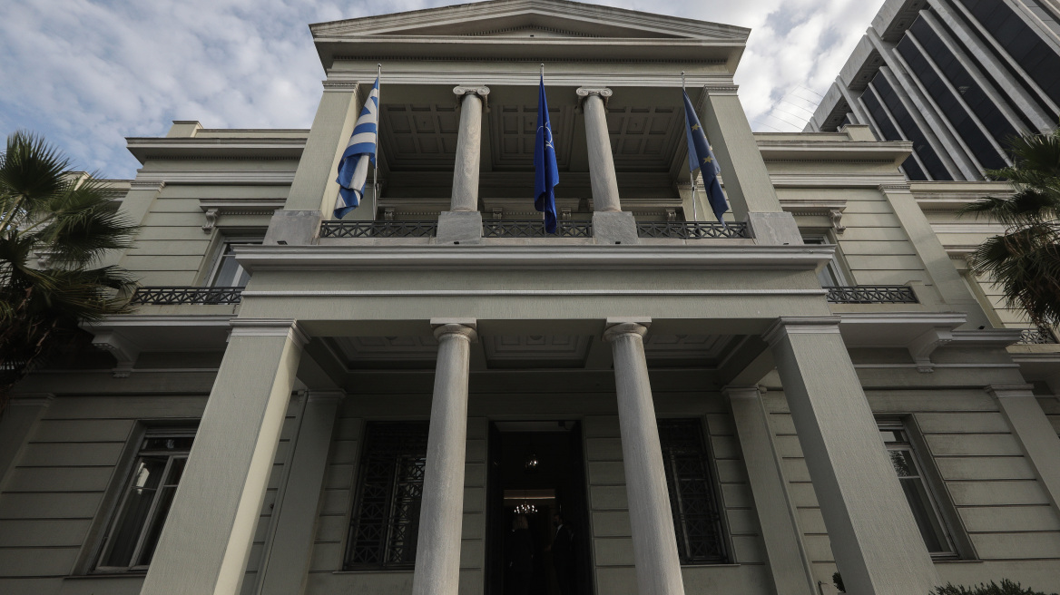 Καταδικάζουμε τις επιθέσεις εναντίον αμάχων και θρησκευτικών χώρων στη Σουέιντα, λέει το ΥΠΕΞ