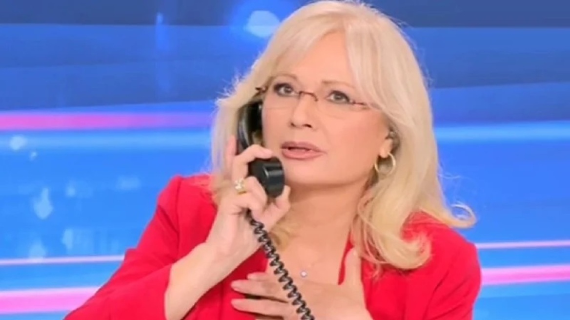 Αγγελική Νικολούλη: «Με σημάδευε με όπλο ενώ κρατούσα αγκαλιά τον γιο μου»