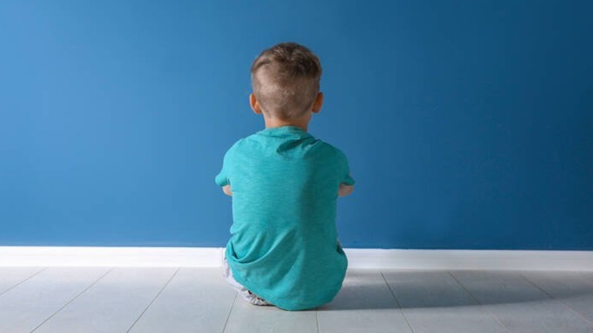 Μαγνησία: Θώπευε αγοράκι φίλου του που έπαιρνε από το νηπιαγωγείο