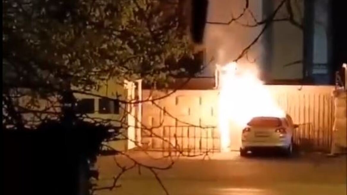 Ρουμανία: Ένας οδηγός σκοτώθηκε όταν έπεσε με το αυτοκίνητό του πάνω στην πύλη της πρεσβείας της Ρωσίας στο Βουκουρέστι