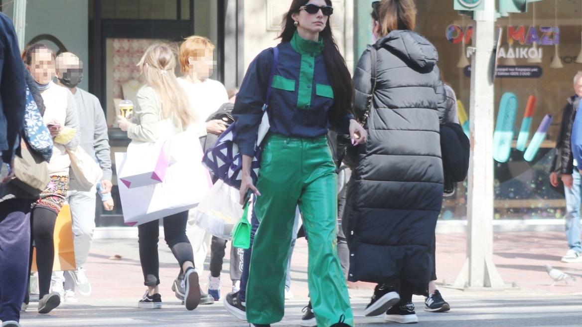 Η Ηλιάνα Παπαγεωργίου στην Αθήνα με λουκ που θύμισε Κένταλ Τζένερ