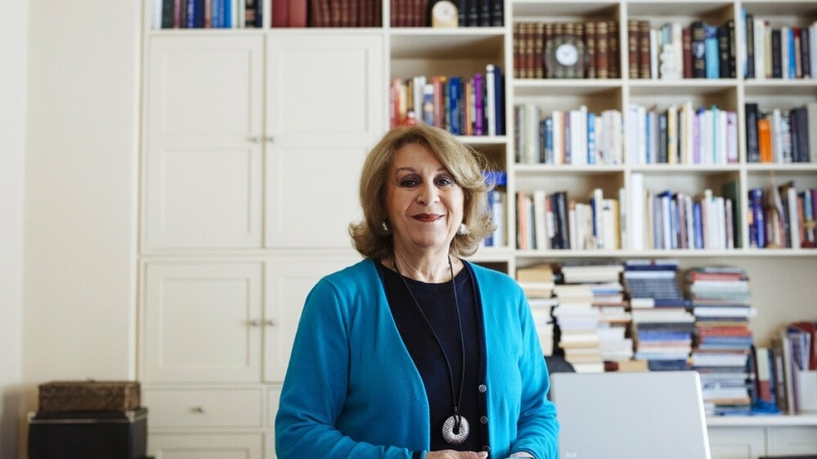 Άννα Καραμάνου στο Marie Claire: «Έχω ζητήσει να καώ στη Ριτσώνα. Δεν πιστεύω στη μεταθανάτια ζωή»