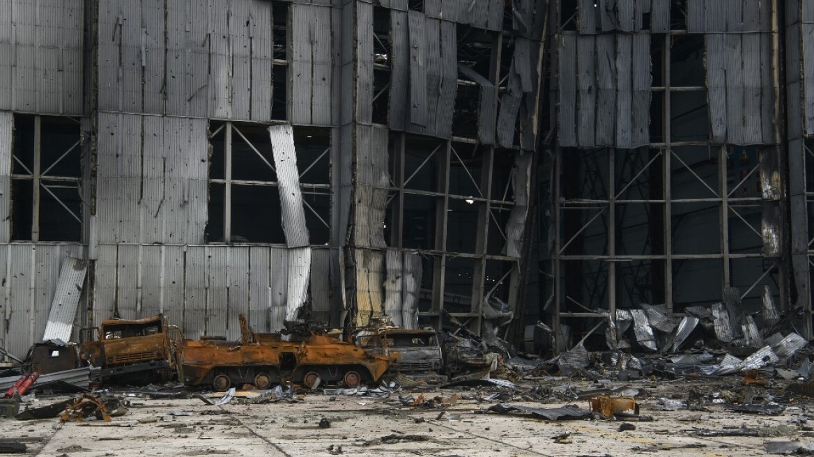 Πόλεμος στην Ουκρανία: Ρωσική πυραυλική επίθεση κατέστρεψε το αεροδρόμιο του Ντνίπρο