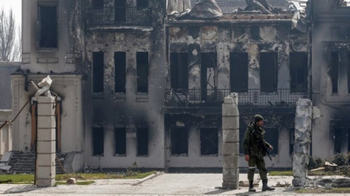 Πόλεμος στην Ουκρανία: Πόλη-φάντασμα η Μαριούπολη - Πάνω από 10.000 άμαχοι έχουν σκοτωθεί 