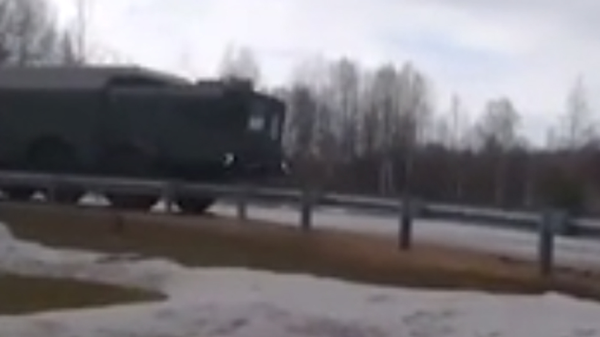 Η Ρωσία μετακινεί  αυτοκινούμενα πυραυλικά  συστήματα προς τα σύνορα με Φινλανδία