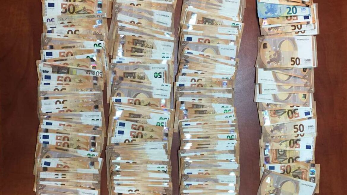 Χίος: Στα χέρια της ΕΛ.ΑΣ. οι δράστες της διάρρηξης με λεία 30.000 ευρώ