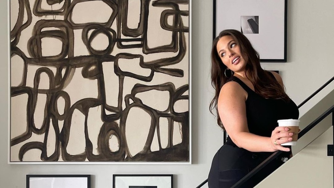 Η Άσλεϊ Γκράχαμ σε μια άσκηση που κόβει την ανάσα - Βίντεο