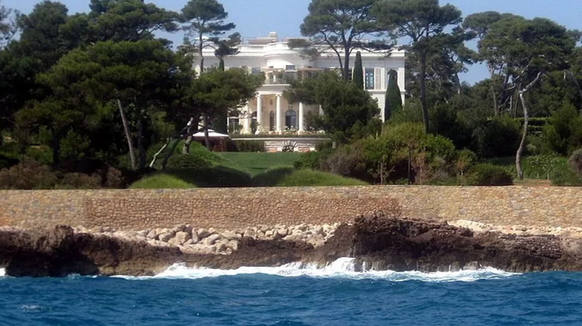 Η ιστορία της βίλας του Ωνάση και του Νιάρχου που πέρασε στα χέρια του Αμπράμοβιτς και τελικά… κατασχέθηκε