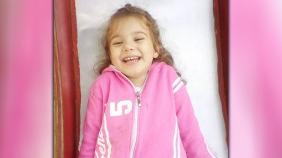 Πάτρα: «Δύο ώρες πριν πεθάνει το παιδί έπαιζε και περπατούσε, δεν μπορεί να είχε ηπατική ανεπάρκεια» λέει ο γιατρός της Μαλένας