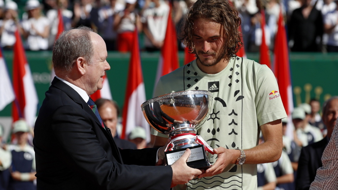 Τσιτσιπάς: Η απονομή του τροπαίου από τον πρίγκιπα Αλβέρτο 