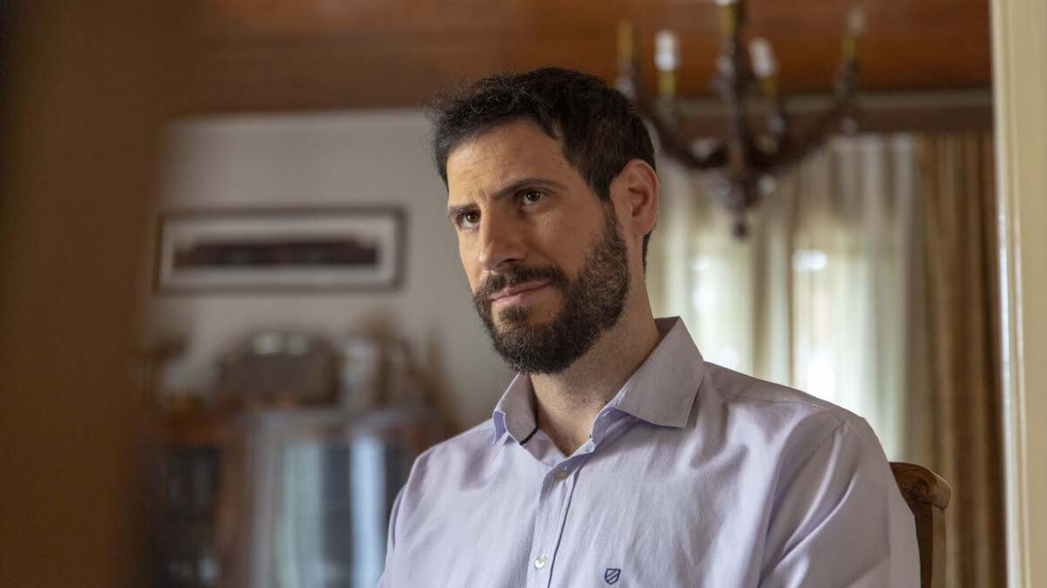 Σασμός: Ο Άγγελος κάνει το επόμενο βήμα σε μια σχέση που μόλις ξεκινά