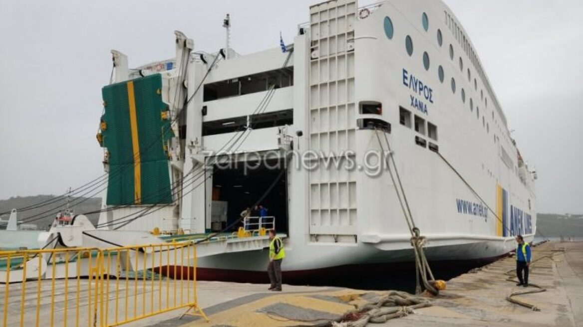 Κρήτη: Έσπασαν οι κάβοι στο πλοίο «Έλυρος» - Έδωσε μάχη με τους ανέμους για να δέσει