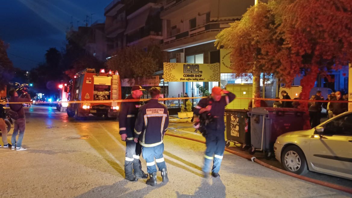 Φωτιά σε διαμέρισμα στον Νέο Κόσμο - Απεγκλωβίστηκε γυναίκα από τον 4ο όροφο