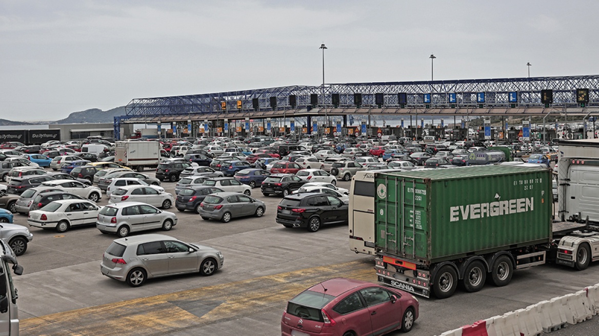 Πάσχα: Η μεγαλύτερη έξοδος της τελευταίας πενταετίας η φετινή, πάνω από 325.000 οχήματα έφυγαν από την Αθήνα