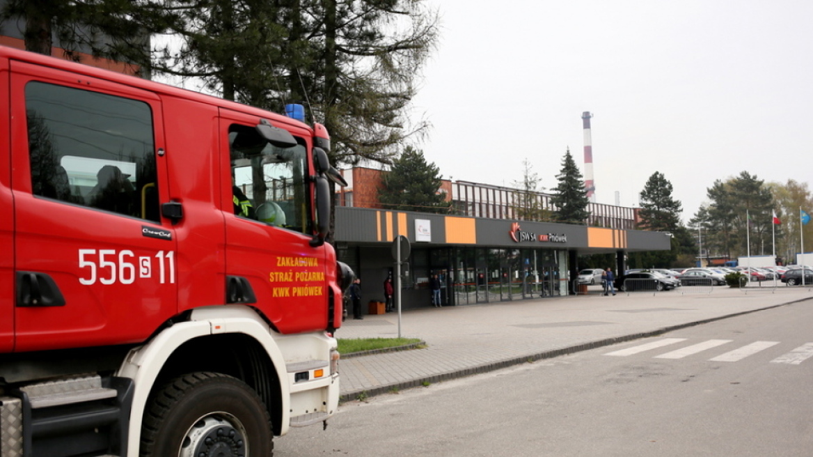 Πολωνία: Ζωντανός βρέθηκε ένας εργαζόμενος μετά την κατάρρευση του ανθρακωρυχείου