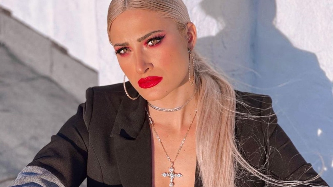 H πρώτη δημοσίευση της Ιωάννας Τούνη μετά τον θάνατο της μητέρας της