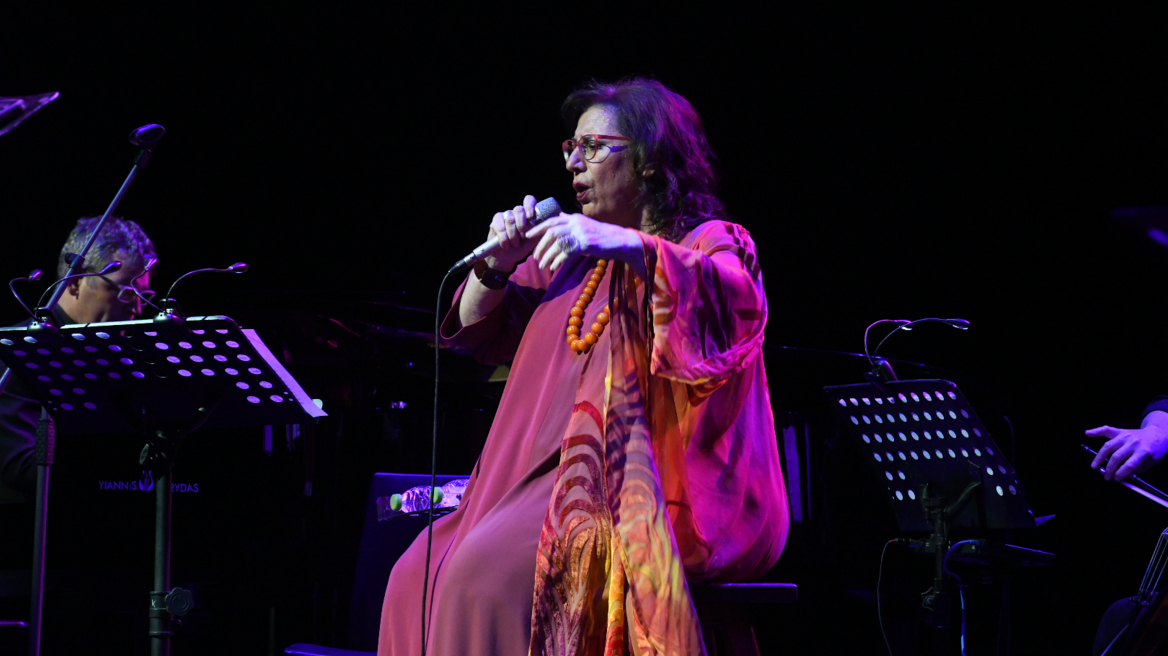 Μαρία Φαραντούρη: Το ΚΚΕ συνεχίζει να δημιουργεί πολιτισμό, αγωνιζόμαστε και τραγουδάμε, τραγουδάμε και αγωνιζόμαστε